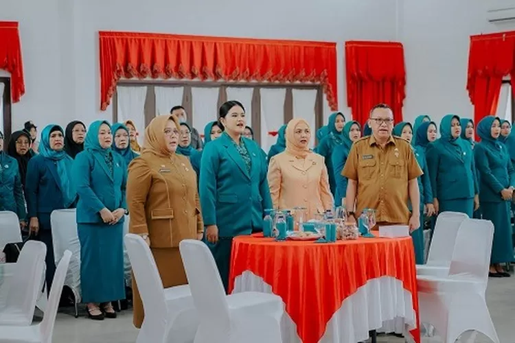 Kahiyang Ayu Saksikan Pelantikan 7 Ketua DWP Kecamatan