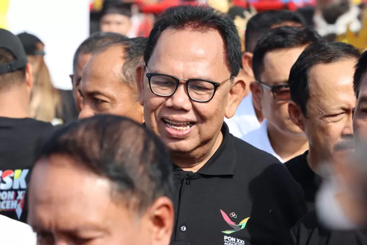 Ketua DPRD Sumut Baskami Ginting tampak ditengah-tengah undangan yang hadir pada launching maskot, logo, tagline dan tema PON XXI Sumut-Aceh di Medan