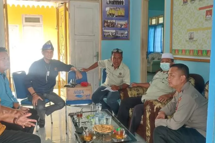 Wakapolres Langkat berbincang-bincang bersama pengurus PWI Langkat