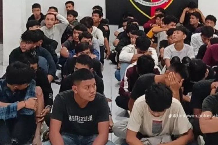 Para remaja yang diamankan Polrestabes Medan saat berniat tawuran di Medan