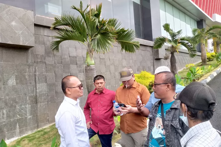 Saat menerima penjelasan dari Pengurus Karang Taruna Medan Belawan terkait pengusiran terhadap anggotanya di Pelindo