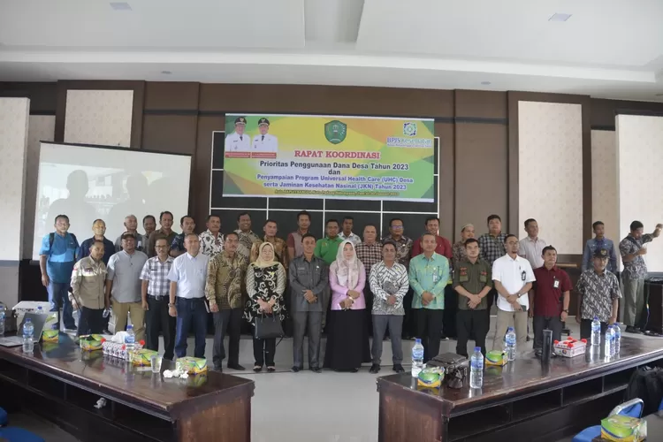 Foto bersama usai melaksanakan rapat koordinasi mewujudkan Permendes No 