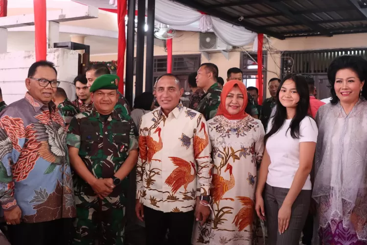 Baskami Ginting bersama Gubsu dan Pangdam I/BB dalam keakraban acara open house tahun baru 2023