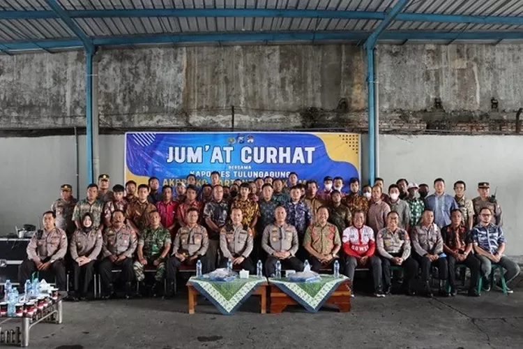 Jumat Curhat di PT Wage Karya, Kapolres Tulungagung Tekankan Antisipasi Berita Hoaks