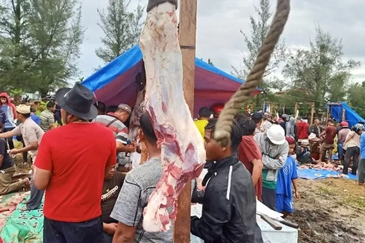 Foto: Salah satu lapak daging di Kabupaten Abdya dalam rangka menyambut Bulan Suci Ramadhan, Senin (20/3)