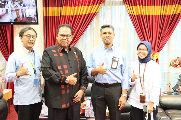 Ketua DPRD Sumut Baskami Ginting saat menerima audiensi perwakilan Dirjen Pajak Sumut I Bismar Fahlerie, Azhari, Dwisti Sembiring dan Muhammad Fahriza.