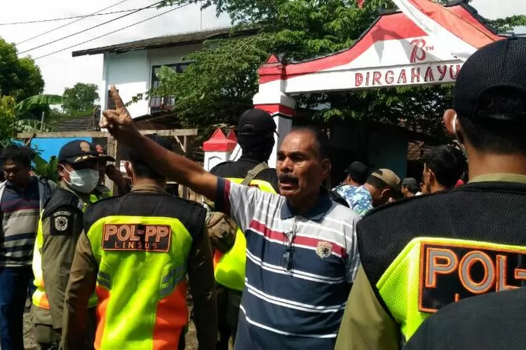 Warga menghalangi proses eksekusi lahan sengketa di Kota Solo