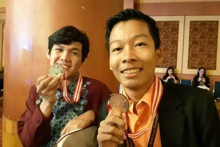 Dua mahasiswa Unila Lampung juara Asian English Olympic