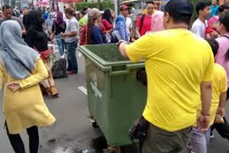 Kampanye Buang Sampah Pada Tempatnya di HBKB,Minggu (21/4/2019).