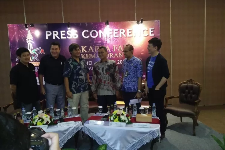 Manajemen PT JIExpo dan pejabat dari Biro Perekononian Sekda Provinsi DKI menyampaikan penjelasan kepada wartawan terkait penyelenggaraan Jakarta Fair 2019.