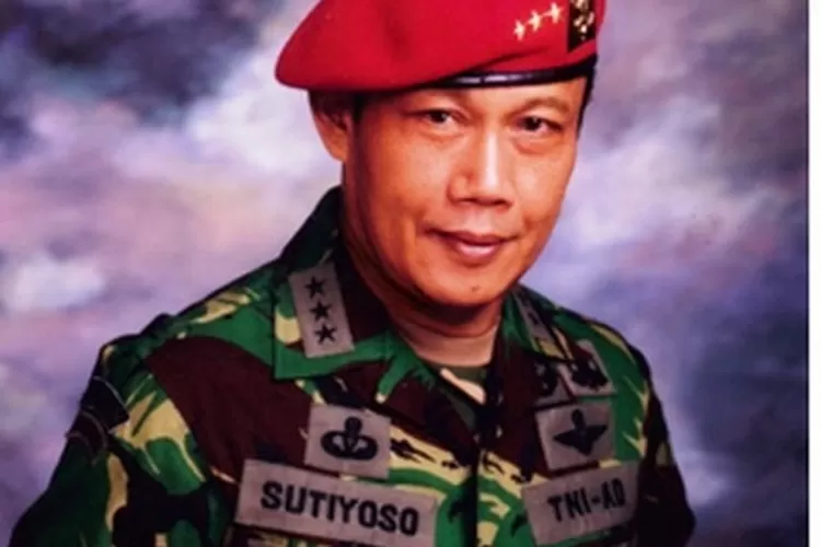 Wadanjen Kopassus, Letjen TNI (Purn) Sutiyoso ketika masih aktif di TNI AD (Ist) 