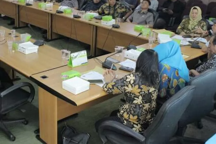 Komisi I DPRD Kota Bekasi konsultasi ke Kabupaten Bekasi bahas TKK diruang Komisi I, Kamis (7/11/2019). (Ist)
