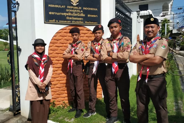 SMP TBZ mengirim duta Pramukanya ke acara IPSICS (Islamic Private School Internasional Scout Camp) di PakBang Scout Camp Satun Thailand. (Ist).