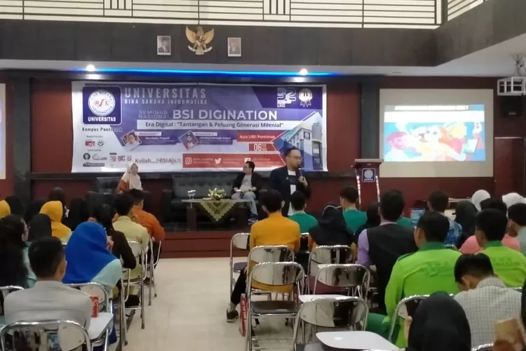 Ratusan Siswa antusias mengikuti Seminar Nasional tentang digital marketing di UBSI Pontianak