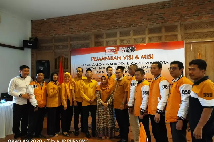 Bakal Calon Wali Kota Tangsel Siti Nur Azizah diundang DPC Partai Hanura untuk memaparkan visi dan misi. (Istimewa)