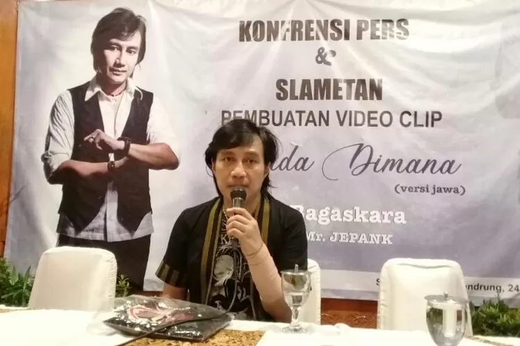 Musisi Katon Bagaskara merilis ulang lagu Dinda Dimana versi Jawa
