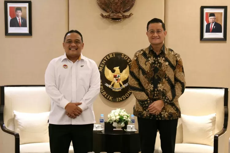 Mensos Juliari P Batubara (kanan) menerima kunjungan Kepala BP2MI Benny Rhamdani (kiri).(foto,ist)