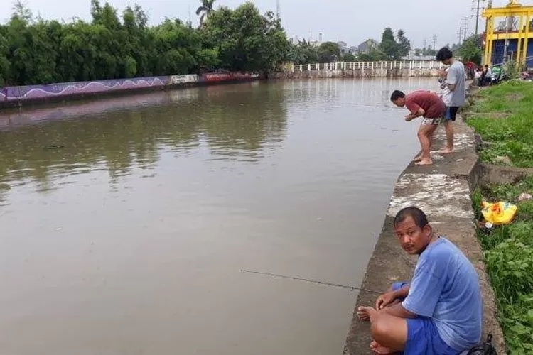 Air kali Mookervart di Jakarta Barat akan diolah menjadi air baku air bersih bagi warga Rusun Daan Mogot,Jakarta Barat.
