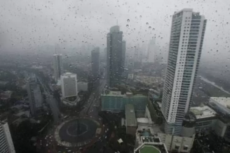 Sebagian wilayah Jakarta Raya diguyur hujan pada Selasa siang (22/12/2020).
