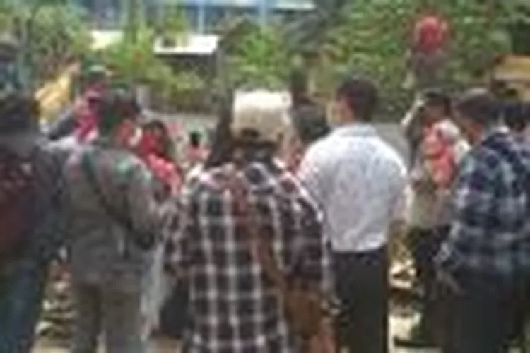 eksekusi pengosongan Jalan Kapuk Indah berulangkali dilakukan namun gagal diduga akibat kuatnya mafia tanah