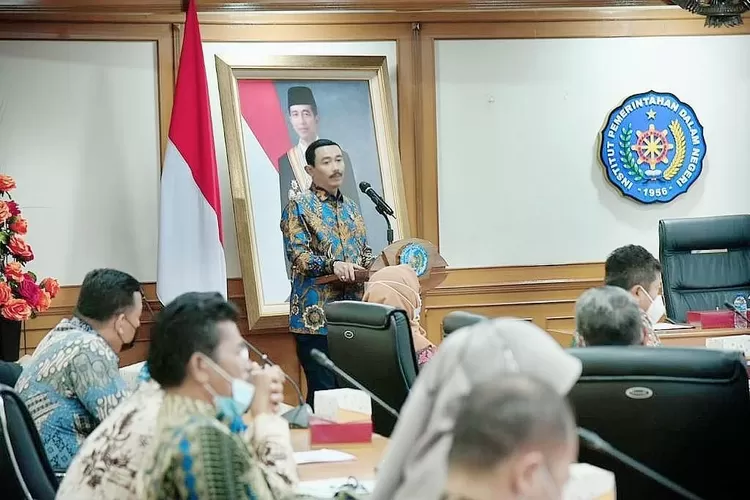Rektor IPDN Dr. Hadi Prabowo, M.M meresmikan peluncuran Smart Campus Database (SCDB) saat kampus dalam kepungan pandemi Covid-19