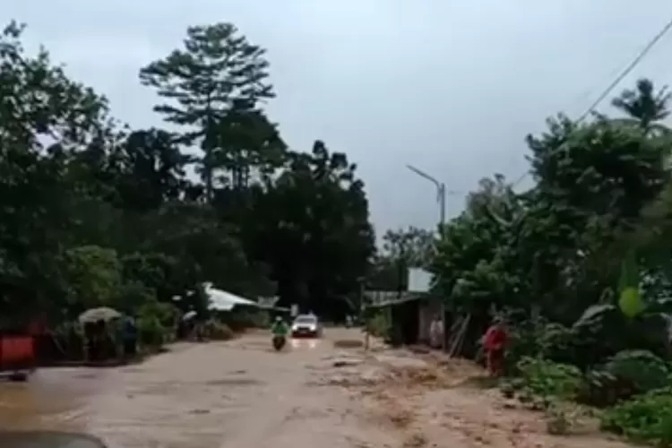 Banjir Di Kilo Merter 1 Kota Piru, SBB / stimewa
