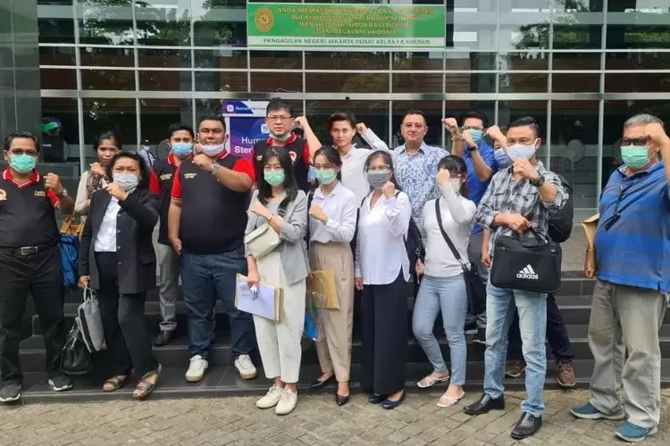 Tim advokat dari LQ Indonesia bersama para klien nasabah Asuransi Jiwa Kresna siap mencabut Laporan Polilisi (LP) terhadap AJK.
