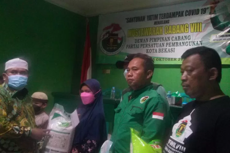 Jelang Muscab, PPP Kota Bekasi Adakan Santuni Anak Yatim. (FOTO: Dharma/Suarakarya.id). 