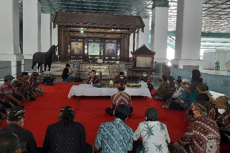 Acara wilujengan (syukuran) 90 tahun Pokoso Keraton Surakarta