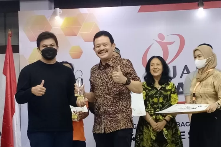 GM Susanto dan Dir Corporate Affair JAPFA  Rahmad Indrajaya