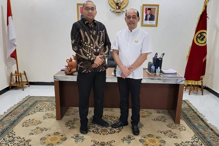 Sekjen Ormas Rekonsiliasi Masyarakat Indonesia (Rekat Indonesia) Heikal Safar, SH (kiri) 