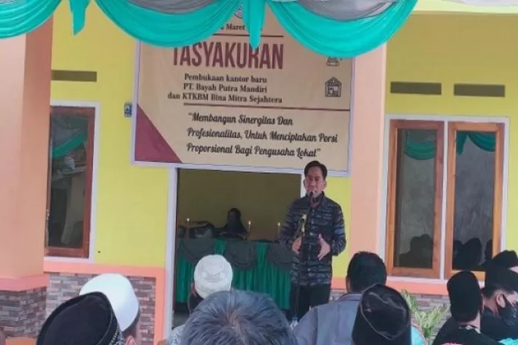 Suasana tasyakuran PT. Bayah Putra Mandiri dan Koperasi Tenaga Kerja Bongkar Muat (KTKBM) Bina Mitra Sejahtera