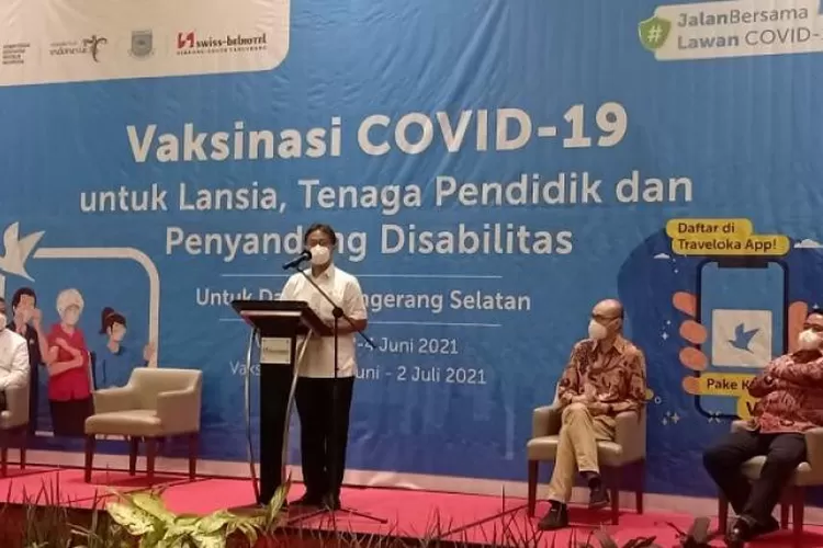 Menteri Kesehatan Budi Gunadi saat Peresmian Sentra Vaksinasi Covid-19 di Traveloka Tangerang Selatan