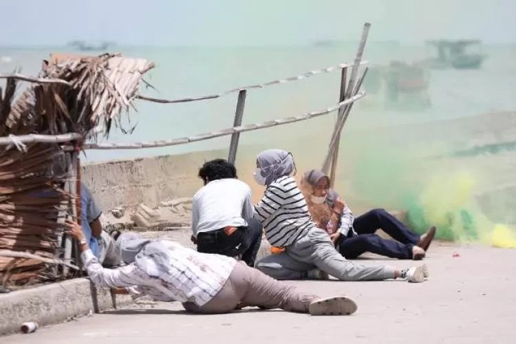 Korban Tsunami di pelabuhan Karangantu, simulasi bencana (Foto : Topmedia)