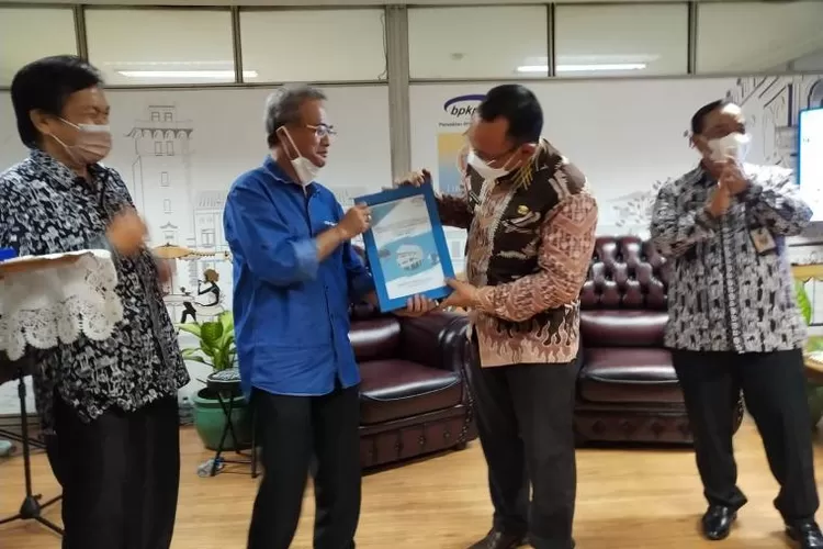 Badan Pemeriksa Keuangan dan Pembangunan (BPKP) Perwakilan Provinsi Banten memberi penghargaan kepada Pemkot Cilegon (Foto : Istimewa)