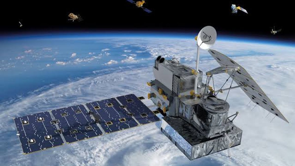 Satelit Satria 1 rencananya akan diluncurkan pada kuartal IV-2023. Satelit ini akan ditempatkan pada slot orbit 146 Bujur Timur (BT). Satelit dengan kapasitas 150 Gbps ini merupakan salah satu yang terbesar di Asia. Untuk kepentingan Indonesia, satelit akan digunakan untuk layanan Wi-Fi di 150 ribu titik layanan publik.