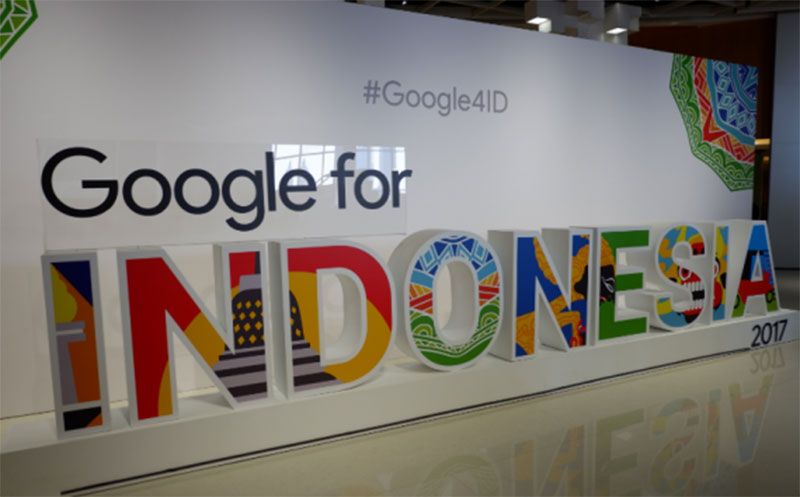 Google telah mendukung transformasi digital melalui peningkatan literasi digital kepada 2 juta UMKM di Indonesia dengan program "Grow with Google".