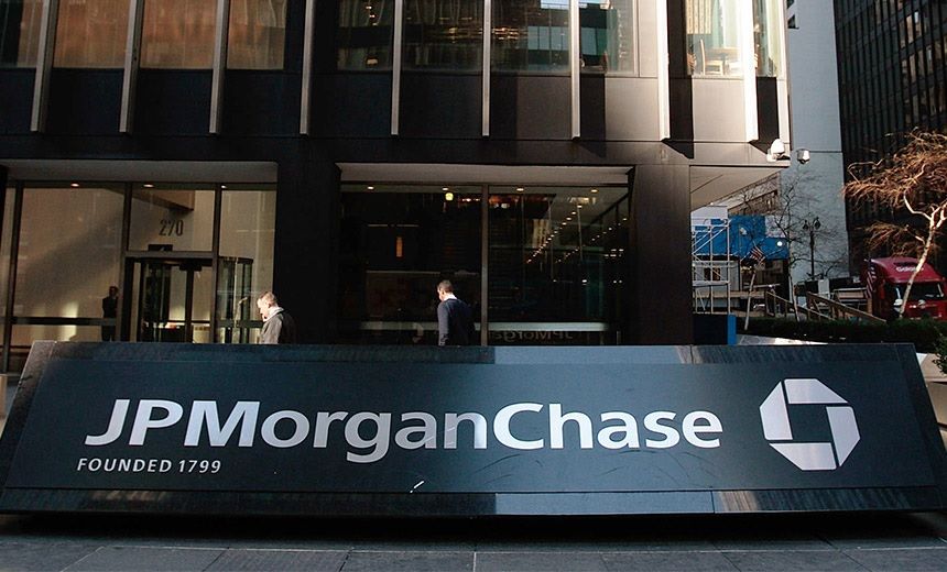 JP Morgan Chase juga mengungkapkan 44% Gen Z menggunakan layanan pemantauan kredit melalui aplikasi digital dan sebanyak 79% responden mengatakan opsi pembayaran digital mempermudah pengelolaan keuangan.