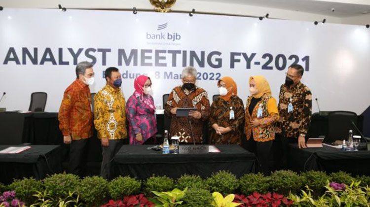 PT Bank Pembangunan Daerah Jawa Barat dan Banten, Tbk berhasil mencatatkan kinerja bisnis positif selama tahun 2021 berkat kolaborasi dan inovasi sehingga menatap dengan optimisme bisnis yang berkelanjutan di tahun 2022.