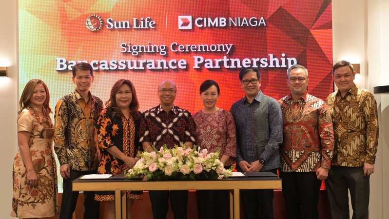 Sun Life Indonesia saat ini memberikan solusi perlindungan bagi nasabah CIMB Niaga melalui jalur digital dan out-of branch. Dengan adanya perjanjian ini, Sun Life Indonesia akan menjadi penyedia asuransi yang memberikan solusi perlindungan bagi nasabah CIMB Niaga di semua tahapan kehidupan untuk jangka waktu 15 tahun yang akan dimulai pada Januari 2025. 
