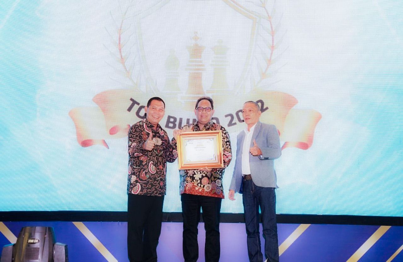 Catatkan kinerja cemerlang di tengah pandemi, Bank DKI meraih penghargaan TOP BUMD 2022 dari Majalah Infobank dan The Asian Post sebagai salah satu BPD berpredikat “Excellent” pada kategori KBMI 2 Bank dengan aset Rp50 Triliun s/d Rp100 Triliun. 
