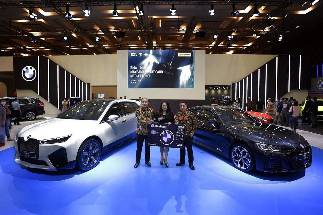 PT Bank Maybank Indonesia Tbk. (BNII) bekerja sama dengan PT BMW Indonesia, sebagai agen tunggal pemegang merek (ATPM) kendaraan premium, BMW dan MINI meluncurkan kartu kredit Co-Branding BMW Maybank Kartu Kredit (“BMW Maybank”) dan MINI Maybank Kartu kredit (“MINI Maybank”). 