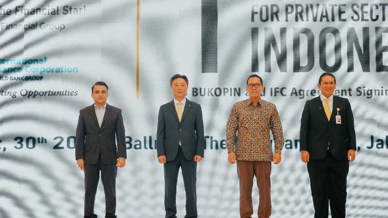 PT Bank KB Bukopin Tbk menyelenggarakan Event Agreement Signing Ceremony di Ballroom The Langham Jakarta bersama International Finance Corporation (IFC) World Bank. Acara yang mengusung tema “The First Social Bond For Private Sector Bank in Indonesia”.