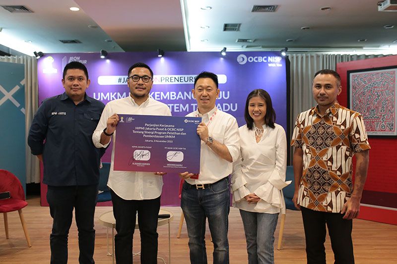 Bank OCBC NISP bersama dengan Himpunan Pengusaha Muda Indonesia (HIPMI) Jakarta Pusat melakukan penandatanganan kerjasama program #JakPusONPreneurship, sebuah ekosistem kolaboratif untuk mendukung pelaku UMKM tumbuh berkelanjutan (sustainable growth).