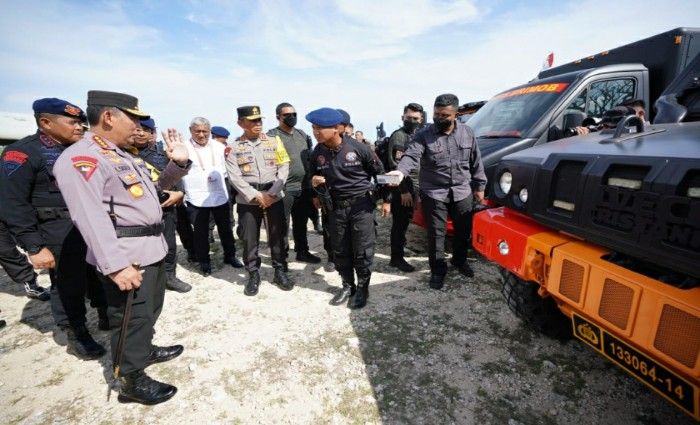 Kapolri Jenderal Listyo Sigit Prabowo meninjau langsung peralatan dan personil  pengamanan KTT G20 (pmjnews.com)