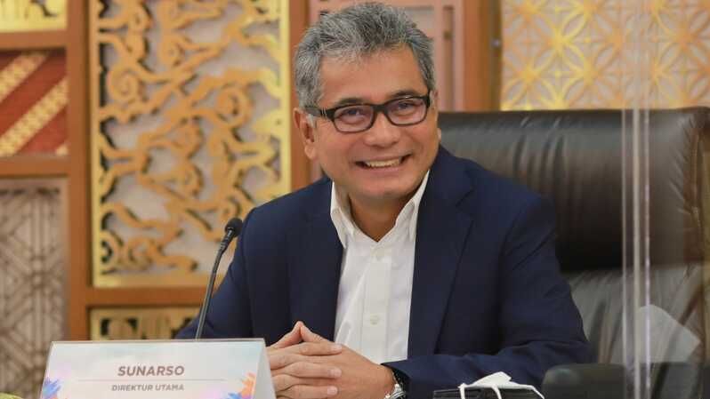Jambore PR Indonesia (Jampiro) 2022 yang diselenggarakan di Surabaya, belum lama ini, menobatkan Direktur Utama BRI Sunarso sebagai Pemimpin Terpopuler di Media Sosial 2022 Kategori Pemimpin /CEO BUMN Tbk.