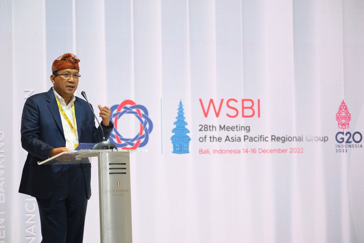 bersama World Saving Bank Institute (WSBI) atau asosiasi Bank ritel dan tabungan internasional menyelenggarakan Pertemuan ke 28 WSBI Asia Pacific Regional Meeting dengan tema “Sustainable and Resilient - Savings and Retail Banks in the Post-Pandemic Era”.
