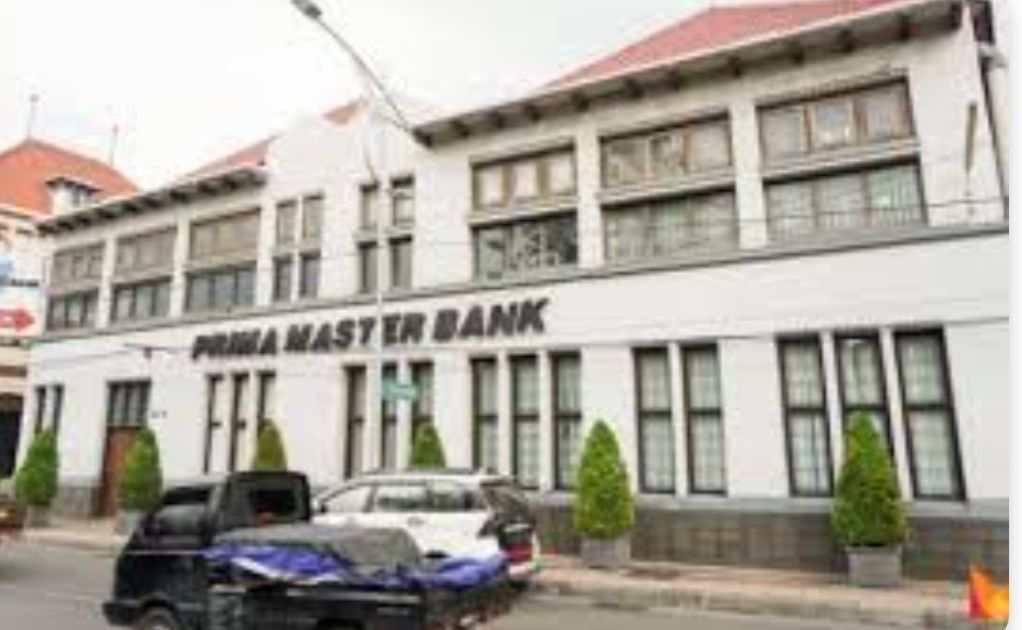 Otoritas Jasa Keuangan (OJK) mengubah status PT Prima Master Bank atau Bank Prima Master dari Bank Umum Swasta Nasional (BUSN) menjadi Bank Perkreditan Rakyat (BPR).