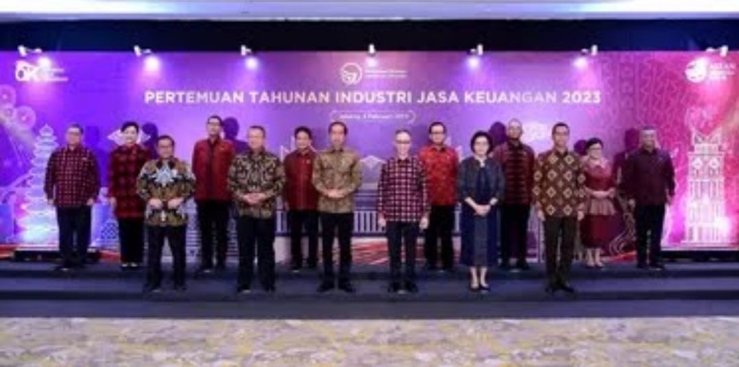 Hadiri pertemuan tahunan industri jasa keuangan (PTIJK) yang digelar di hotel Shangrila Jakarta, presiden Jokowi dorong peningkatan pengawasan produk keuangan, Senin 6 Februari 2023.
