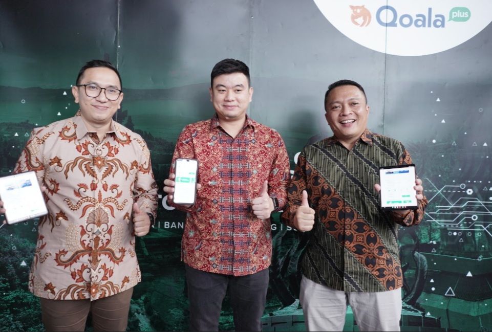 Kiri ke kanan: Sugeng Purnomo, Senior VP of Sales & Partnership Qoala Plus; TIrto Utomo, Direktur Bisnis Qoala Plus; Adi Firman, VP of Sales Qoala Plus.